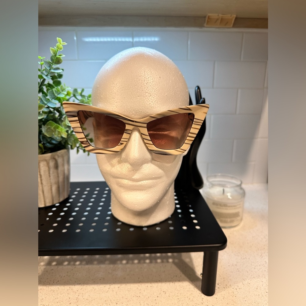Marble Cat Eye Brown Gradient Tint Sunglasses - Picture 3 of 5